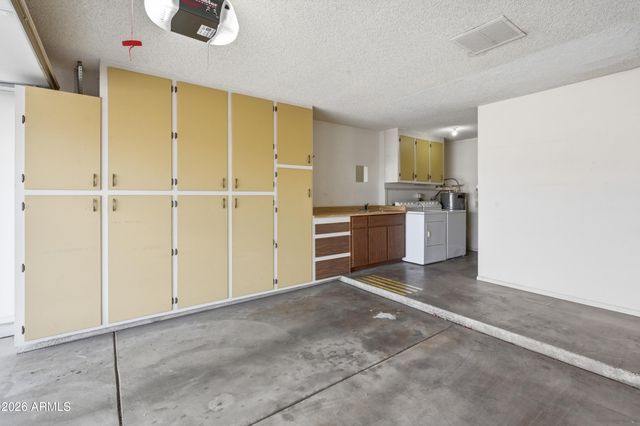13849 N THUNDERBIRD Boulevard, Sun City, AZ 85351