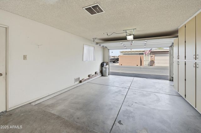 13849 N THUNDERBIRD Boulevard, Sun City, AZ 85351