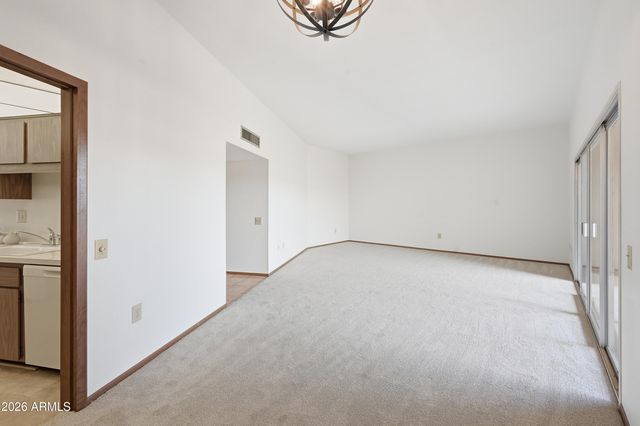 13849 N THUNDERBIRD Boulevard, Sun City, AZ 85351