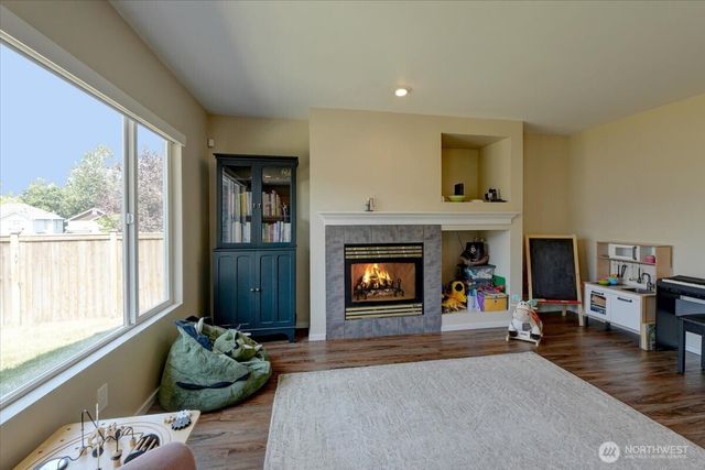 6109 Perry Avenue SE, Auburn, WA 98092