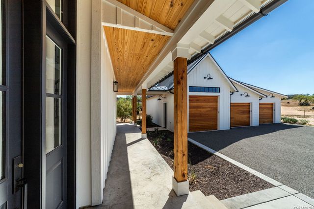 324 Klenin Place, Fredericksburg, TX 78624