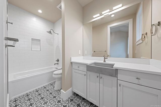 324 Klenin Place, Fredericksburg, TX 78624