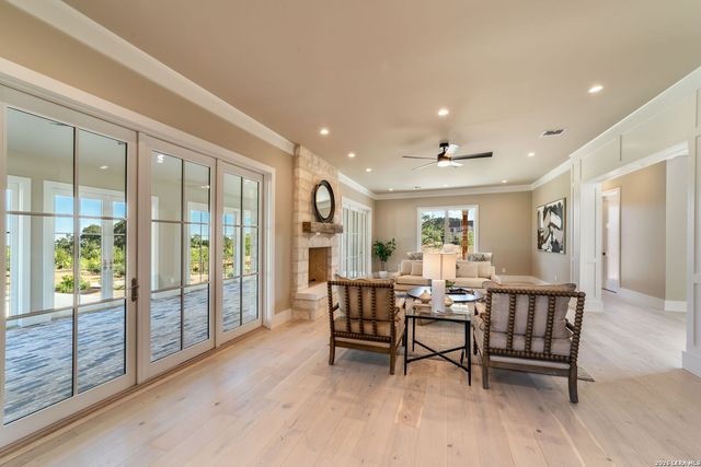 324 Klenin Place, Fredericksburg, TX 78624