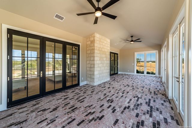 324 Klenin Place, Fredericksburg, TX 78624