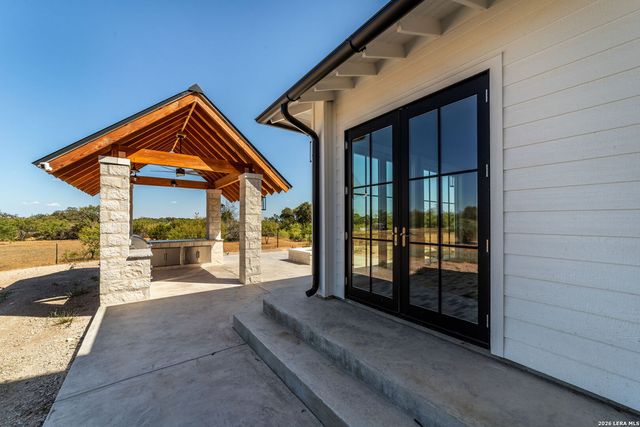 324 Klenin Place, Fredericksburg, TX 78624
