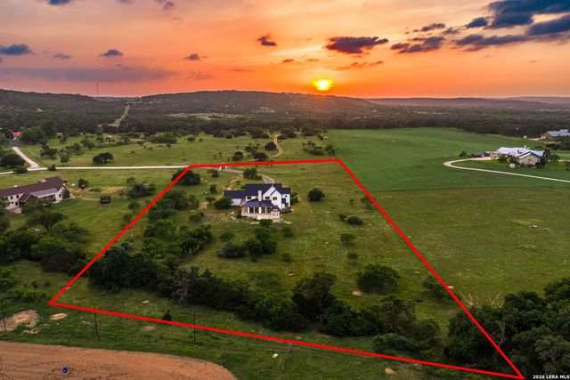 324 Klenin Place, Fredericksburg, TX 78624