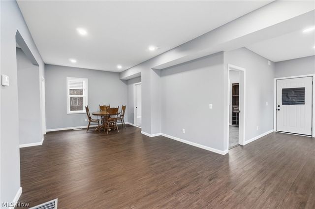 900 S Seneca Avenue, Alliance, OH 44601