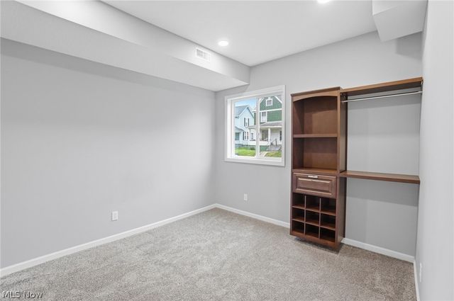 900 S Seneca Avenue, Alliance, OH 44601