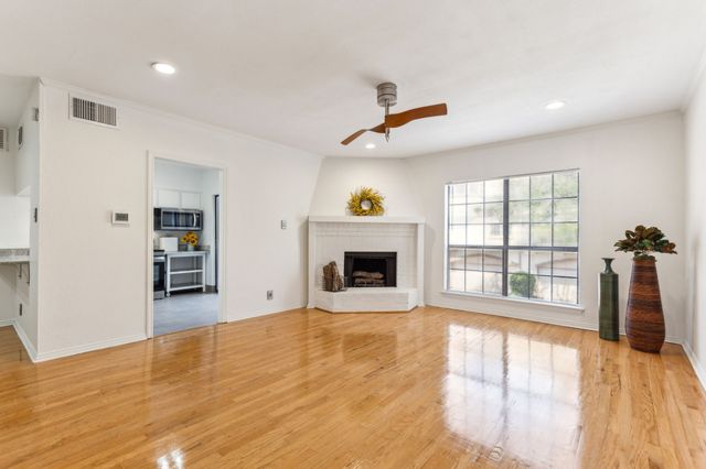 4130 Proton Drive 13A, Addison, TX 75001
