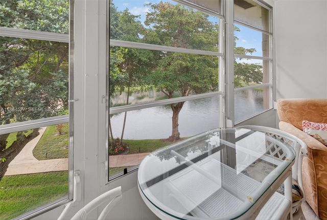 5001 NW 34th Street 304, Lauderdale Lakes, FL 33319