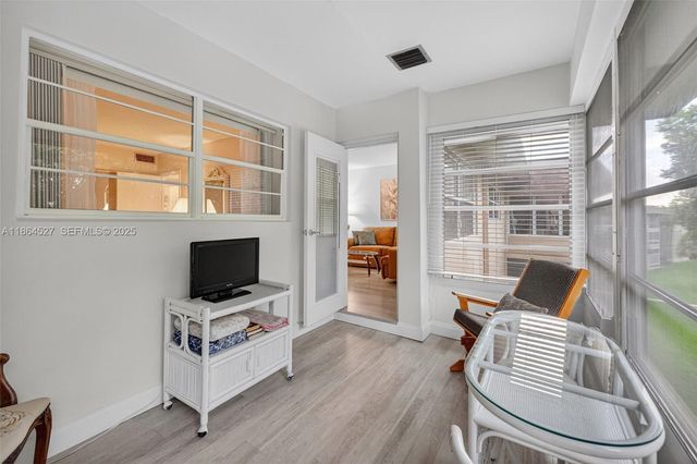 5001 NW 34th Street 304, Lauderdale Lakes, FL 33319