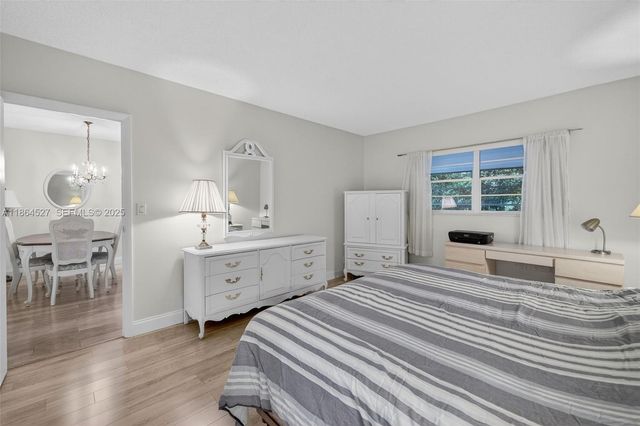 5001 NW 34th Street 304, Lauderdale Lakes, FL 33319