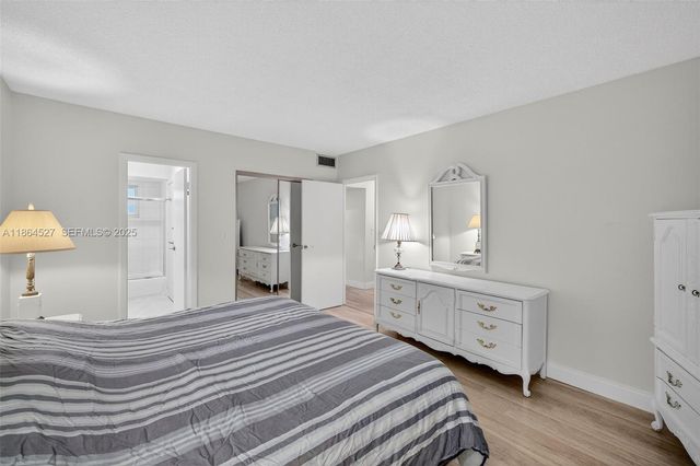 5001 NW 34th Street 304, Lauderdale Lakes, FL 33319