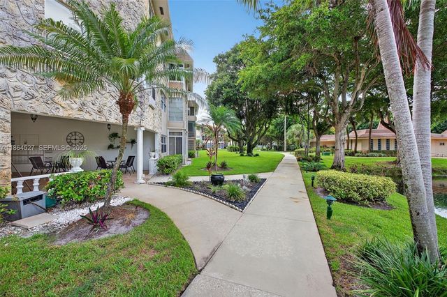 5001 NW 34th Street 304, Lauderdale Lakes, FL 33319