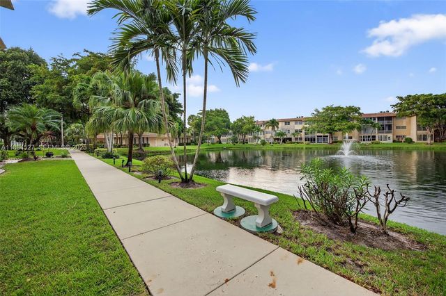 5001 NW 34th Street 304, Lauderdale Lakes, FL 33319
