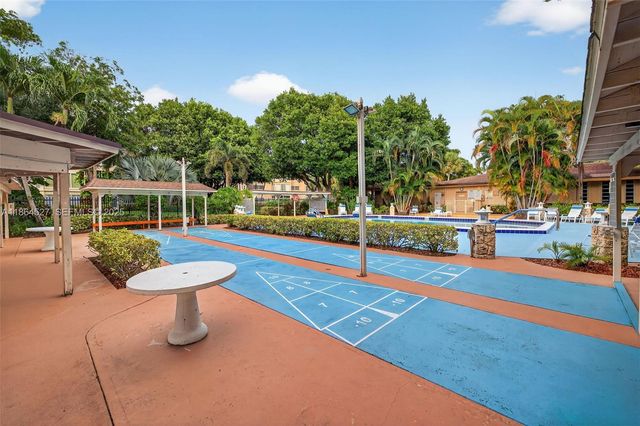 5001 NW 34th Street 304, Lauderdale Lakes, FL 33319