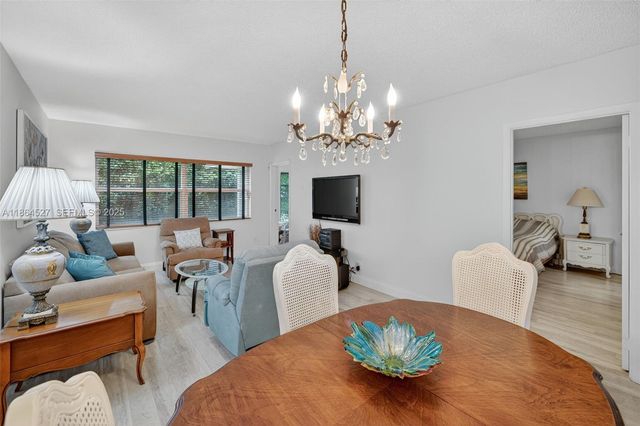 5001 NW 34th Street 304, Lauderdale Lakes, FL 33319