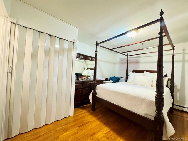 320 Huntington Avenue, Bronx, NY 10465