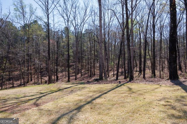 131 Woods Road, Juliette, GA 31046