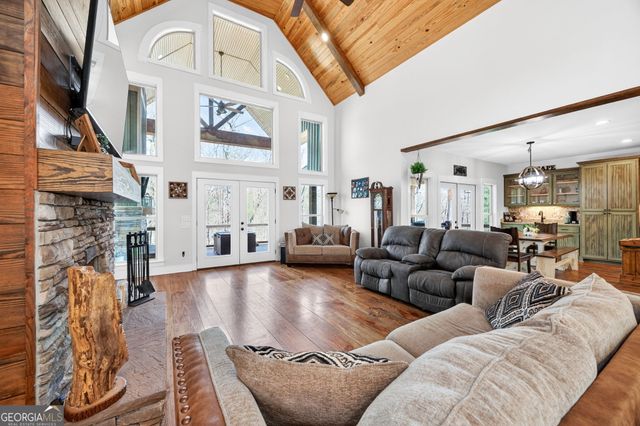 131 Woods Road, Juliette, GA 31046