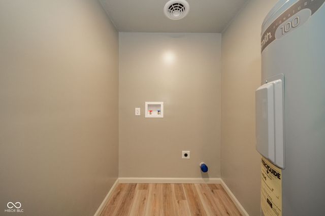 1601 E Avenue, New Castle, IN 47362