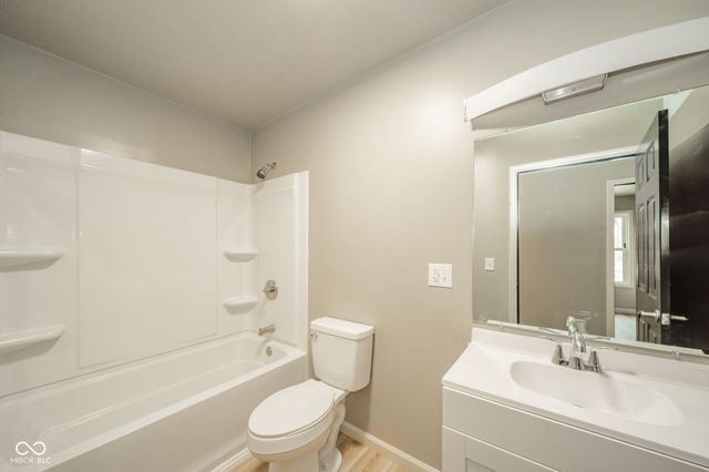 1601 E Avenue, New Castle, IN 47362