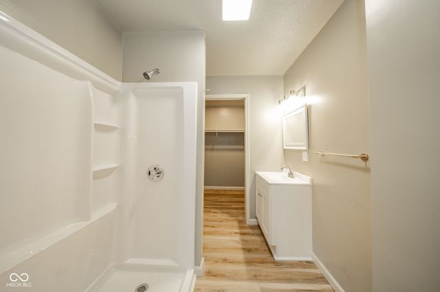 1601 E Avenue, New Castle, IN 47362