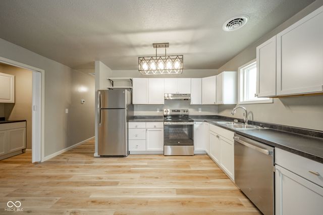 1601 E Avenue, New Castle, IN 47362