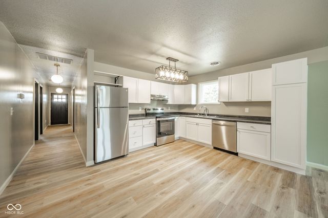 1601 E Avenue, New Castle, IN 47362