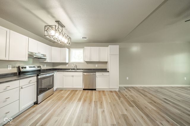 1601 E Avenue, New Castle, IN 47362