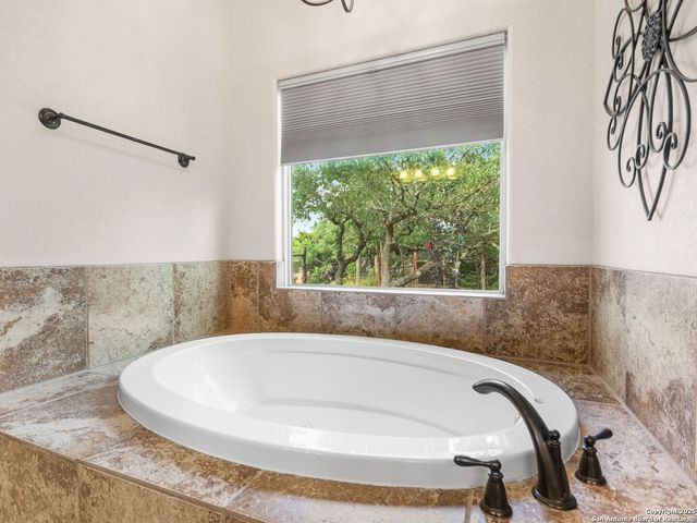 22 Outlook Point, Boerne, TX 78006