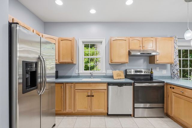 13 Knowlton Cir 13, Upton, MA 01568