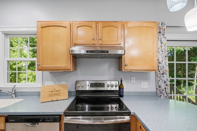 13 Knowlton Cir 13, Upton, MA 01568