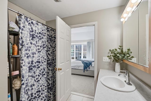 13 Knowlton Cir 13, Upton, MA 01568