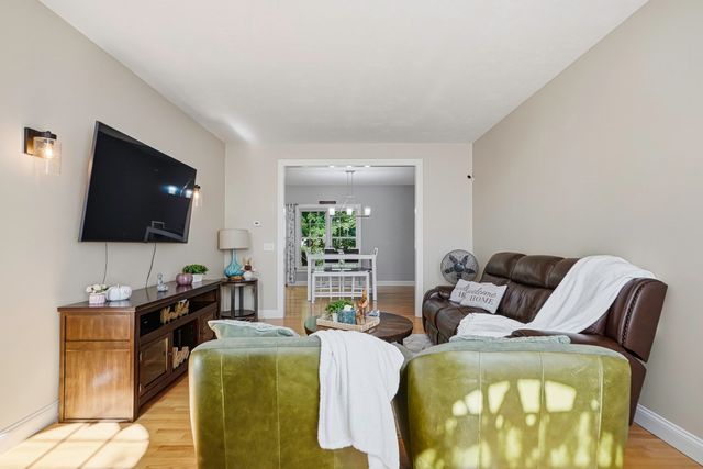13 Knowlton Cir 13, Upton, MA 01568