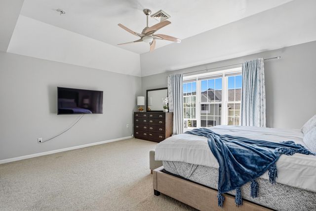 13 Knowlton Cir 13, Upton, MA 01568