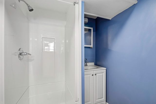 13 Knowlton Cir 13, Upton, MA 01568