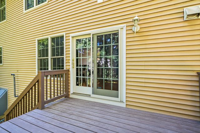 13 Knowlton Cir 13, Upton, MA 01568