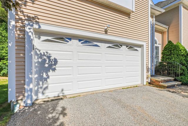 13 Knowlton Cir 13, Upton, MA 01568