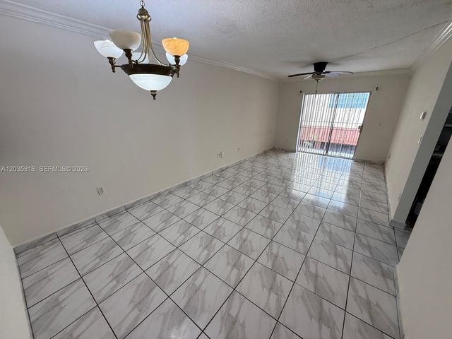 1285 W 26th Place 204, Hialeah, FL 33010