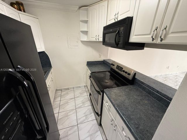 1285 W 26th Place 204, Hialeah, FL 33010