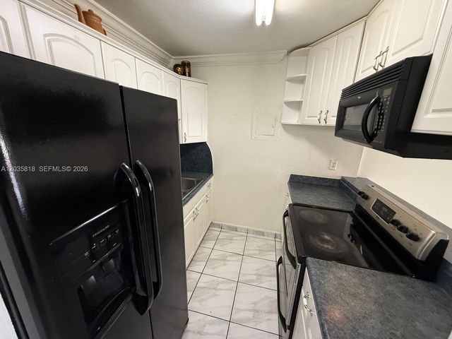 1285 W 26th Place 204, Hialeah, FL 33010