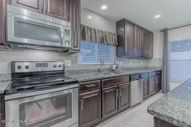 2143 CHANDLERS WALK Lane, Jacksonville, FL 32246