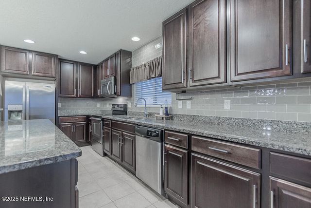 2143 CHANDLERS WALK Lane, Jacksonville, FL 32246