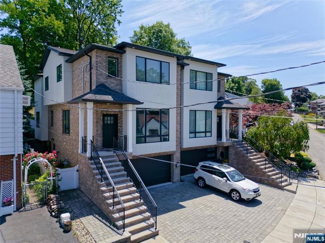 403 Northwood Way A, Palisades Park, NJ 07650