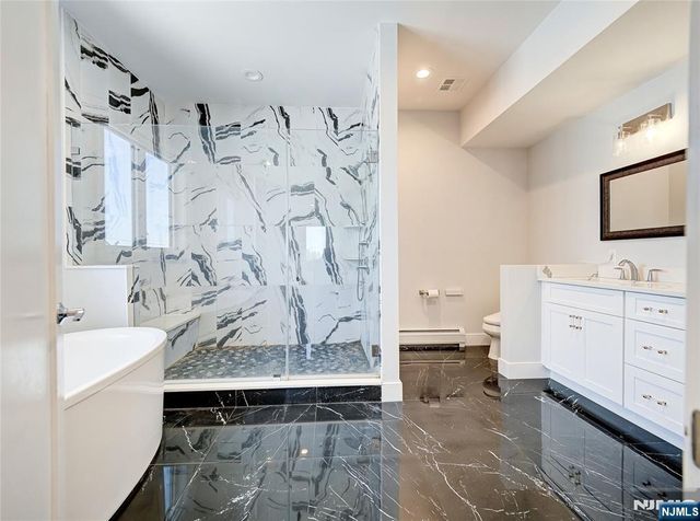 403 Northwood Way A, Palisades Park, NJ 07650