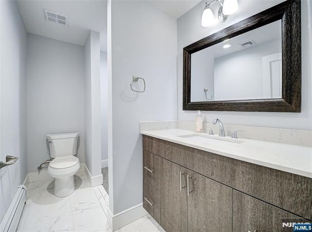 403 Northwood Way A, Palisades Park, NJ 07650