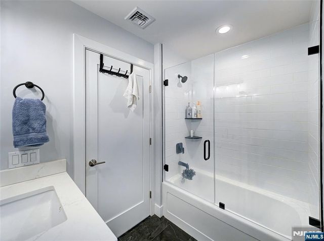 403 Northwood Way A, Palisades Park, NJ 07650