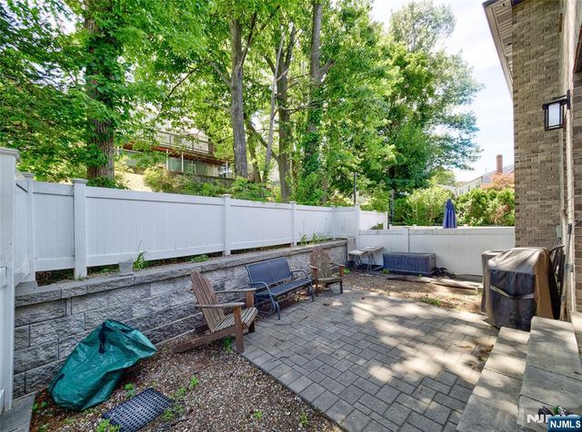 403 Northwood Way A, Palisades Park, NJ 07650