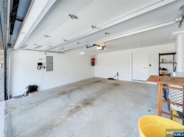403 Northwood Way A, Palisades Park, NJ 07650